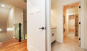 247 Glen Hill Dr, North Kingstown, RI 02874