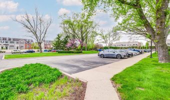 809 E Miner St 3B, Arlington Heights, IL 60004