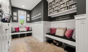 10 Lilac Ct, Bedford, NH 03110