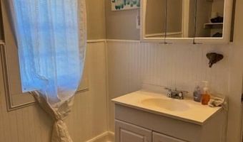89 Larkin St, Bangor, ME 04401