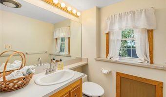 154 Chapmans Ave, Warwick, RI 02886