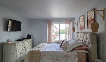 1217 S Old Wilke Rd 201, Arlington Heights, IL 60005