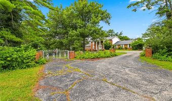3 Topwood Dr, Ballwin, MO 63011
