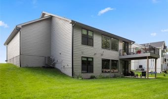1040 W Trace Pl, Polk City, IA 50226