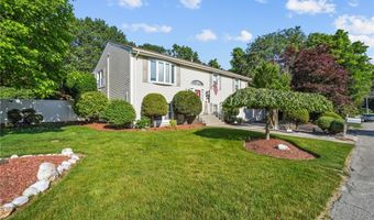 32 Sprague Cir, Johnston, RI 02919