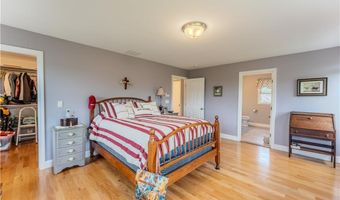 111 Middle St, North Kingstown, RI 02852