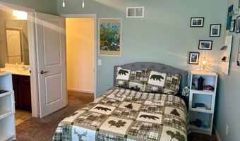 5076 151st St W, Apple Valley, MN 55124