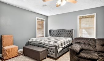 1100 Chicory Ln, Aurora, MO 65605