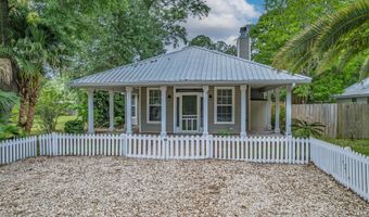 258 Prado St, Apalachicola, FL 32320