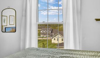 40 Hillview Dr, Bangor, ME 04401