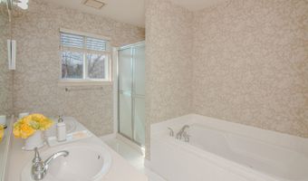 1848 Harley Dr, Ann Arbor, MI 48103