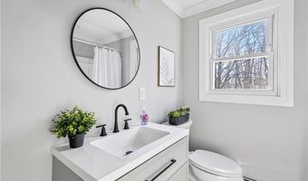 47 Shady Lea Rd, North Kingstown, RI 02852