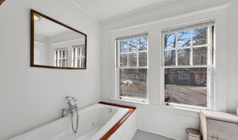 92 Pinewood Ave, Bethlehem, NH 03574