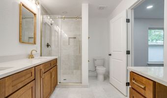 220 Rolling Hills Dr, Aledo, TX 76008