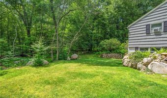 325 Shady Hill Dr, East Greenwich, RI 02818