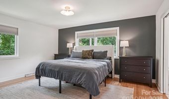 6038 Old Providence Rd, Charlotte, NC 28226