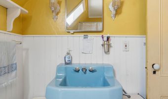 28 Chapel St, Augusta, ME 04330