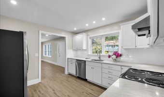153 Cedar St, Belfast, ME 04915