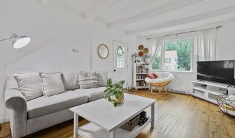 17 Pine St, Bellingham, MA 02019