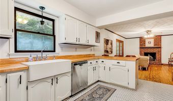 476 Cherry Hill Dr, Aylett, VA 23009