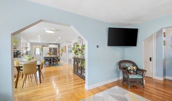 94 Rawson Rd 94, Arlington, MA 02474