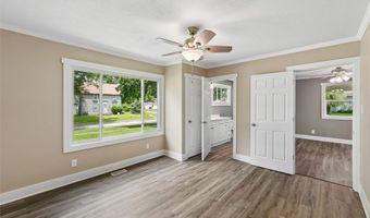 217 N 6th St, Adel, IA 50003
