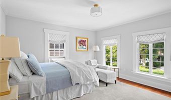 5 Pell St, Newport, RI 02840