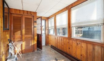 86 Sherwood St, Cranston, RI 02920