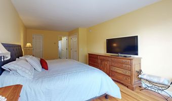 20 Driftway Rd, Danbury, CT 06811