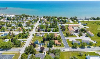 1317 DIVISION St, Algoma, WI 54201
