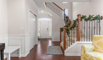 2825 Dillon Dr, Ann Arbor, MI 48105
