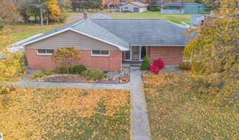 424 Fairlane Dr, Alma, MI 48801