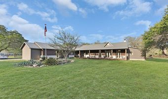 1523 Meadow Gln, Adkins, TX 78101