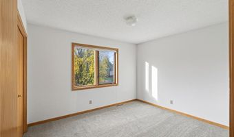 14786 Hallmark Dr, Apple Valley, MN 55124