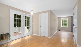 113 County Rd, Bedford, NH 03110