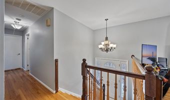 19 Apple Blossom Ct, Airmont, NY 10952