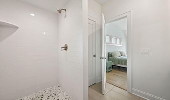 50 Beach View Dr, Stamford, CT 06902