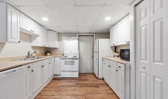 49 Sebbins Pond Dr, Bedford, NH 03110