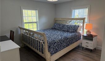 194 S Pier Rd, Narragansett, RI 02882