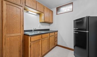 96 Oak Hill Dr, Bristol, CT 06010