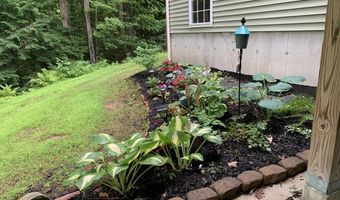 46 Club House Ln 9, Auburn, ME 04210