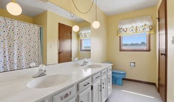 1895 Underwood Ave, Ainsworth, IA 52201
