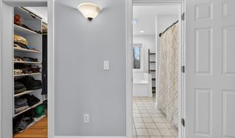 22 Emerald Ln, Bethany, CT 06524