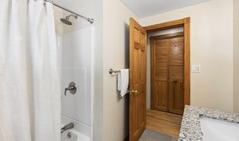 836 Old Post Rd, Arundel, ME 04046
