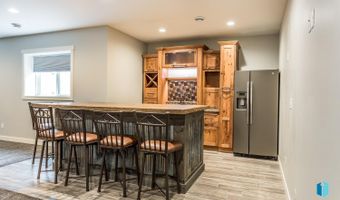 2824 E Sunflower Cir, Brandon, SD 57005
