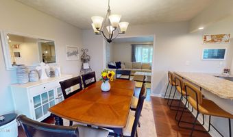 359 Reiling Ln, Altoona, PA 16601