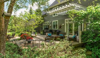 2529 Thornapple Dr, Ann Arbor, MI 48103