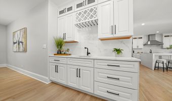 1418 W Maude Ave, Arlington Heights, IL 60004