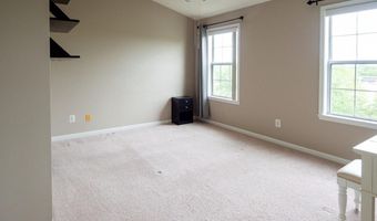 1819 KENWOOD Ave 303, Alexandria, VA 22302