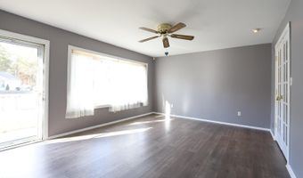 17 Commodore Ct, Barnegat, NJ 08005